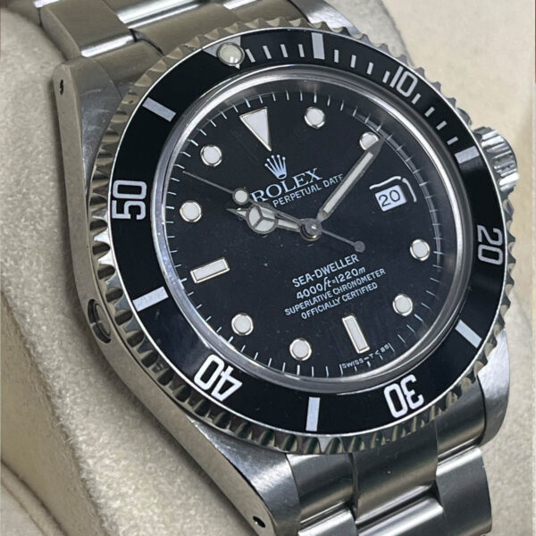 Rolex Sea-Dweller 40MM Black Dial Oyster Bracelet (16600)