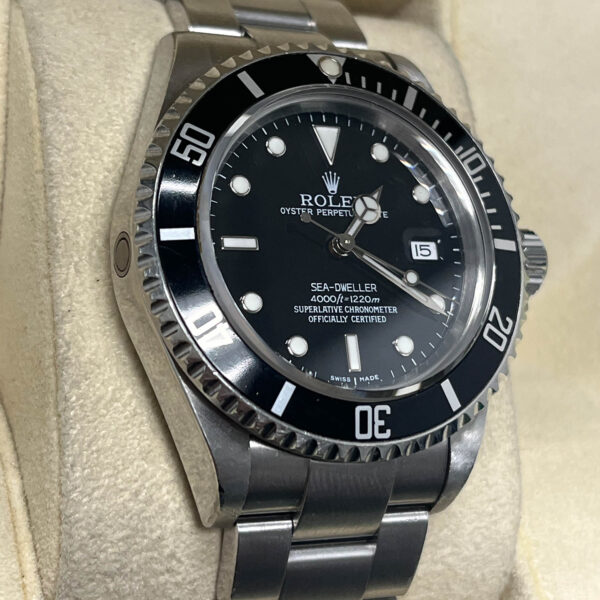 Rolex Sea-Dweller 40MM Black Dial Oyster Bracelet (16600)