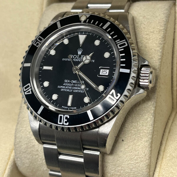 Rolex Sea-Dweller 40MM Black Dial Oyster Bracelet (16600)