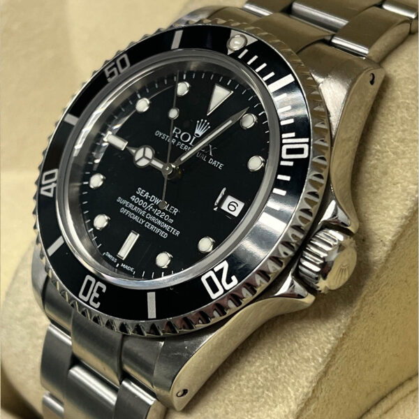 Rolex Sea-Dweller 40MM Black Dial Oyster Bracelet (16600)