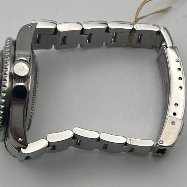Rolex Sea-Dweller 40MM Black Dial Oyster Bracelet (16600)