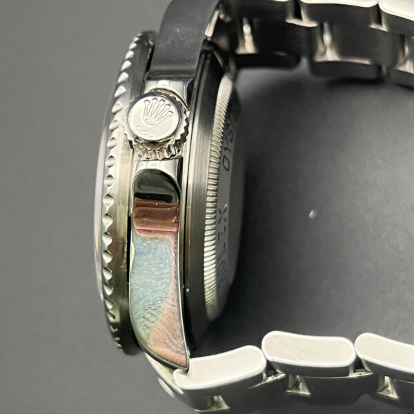 Rolex Sea-Dweller 4000 40MM Black Dial Oyster Bracelet (16600)